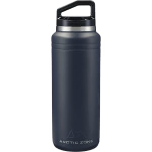 A drink bottle in dark navy with a stainless steel lid and a handle, featuring a logo on the front.