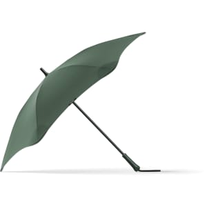 A green BLUNT Classic Umbrella with a sleek design, featuring a curved canopy and sturdy black frame.
