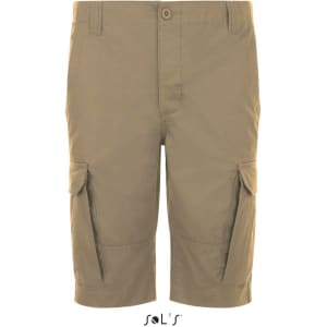Bermuda-style men's shorts in khaki with cargo pockets and a button closure, featuring a brand logo.