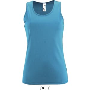 A sporty women's singlet in light blue, made of 100% breathable polyester, featuring branding on the neckline.