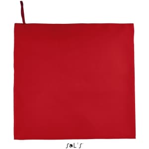 A red gym towel measuring 100cm x 150cm, featuring a hanging loop and a logo at the bottom.