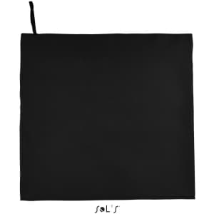 A black gym towel measuring 100cm x 150cm with a hanging loop and a logo at the bottom.