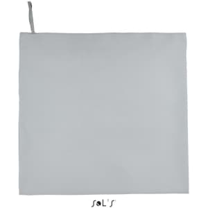 A grey sports towel measuring 100cm x 150cm, featuring a hanging loop and a logo.