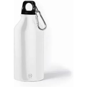 A drink bottle in white with a black top and a metal carabiner attached. Contains a logo.