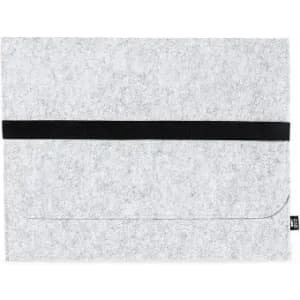 A laptop sleeve in grey felt with a black elastic band and a pocket. It features a logo on the side.