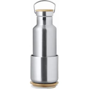 A drink bottle made of stainless steel with a wooden lid and base, featuring a sleek silver finish.