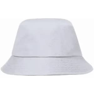 A bucket hat in a light grey colour, featuring a textured design and a wide brim. It has a logo on the side.