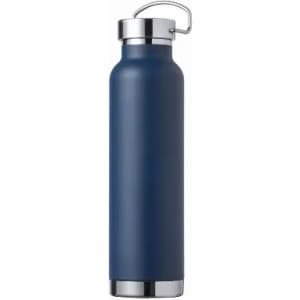 A drink bottle in navy blue with a silver cap and a metal clip. Features a smooth, matte finish and a branded logo.
