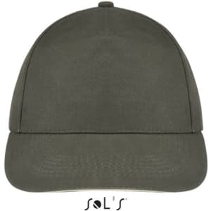 A five-panel cap in brushed cotton, featuring an olive green colour and a logo on the front.