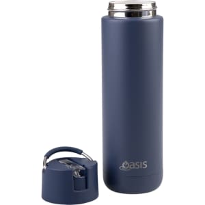 A drink bottle in navy blue with a stainless steel lid and a handle, featuring a logo.
