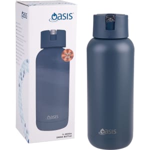 A drink bottle with a sleek dark blue design, featuring a lid and a logo. Packaged in a box.