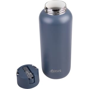 A drink bottle in dark blue with a shiny silver rim and a removable black cap. It features a logo.