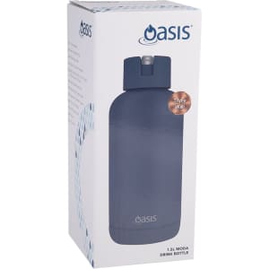 A drink bottle in navy blue with a triple wall design, packaged inside a box featuring a logo.