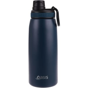 A drink bottle in navy blue with a screw cap, featuring a logo and a handle for easy carrying.