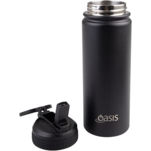A drink bottle in matte black with a removable spout lid and a logo. Made for vacuum insulation.