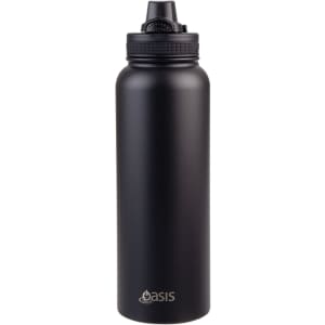 A drink bottle in matte black with a quick release cap and a logo. Ideal for keeping beverages cold.