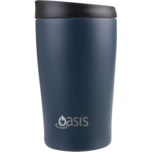 A drink bottle featuring a navy blue finish, a black lid, and a logo. Ideal for travel and insulation.