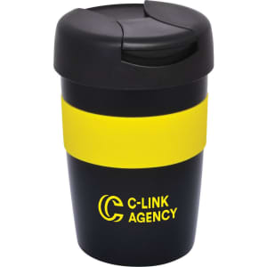A double wall travel mug in black with a yellow band and a lid, featuring a logo.