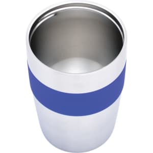 A double wall travel mug in stainless steel with a blue silicone band. Features a logo on the surface.
