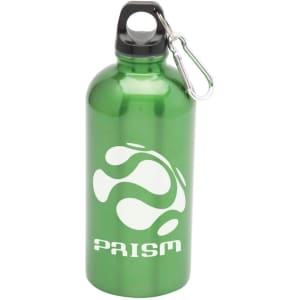 A drink bottle in shiny green stainless steel with a black cap and a carabiner clip, featuring a logo.