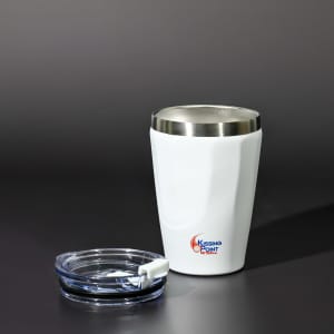 A drink bottle featuring a white exterior, stainless steel rim, and a clear lid, includes a logo.