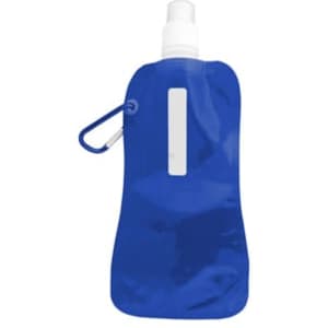 A drink bottle in a shiny blue finish with a spray nozzle and a carabiner attachment. It features a logo.