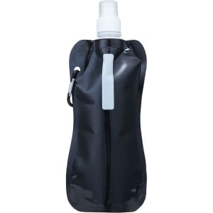A drink bottle in black with a white nozzle and a carabiner attachment, featuring a sleek design.