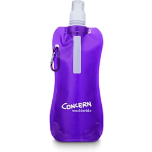 A drink bottle in vibrant purple with a spray nozzle and a carabiner attachment. It features a branding logo.