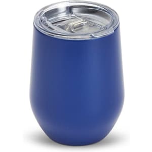 A drink mug in a deep blue finish with a clear lid, featuring a smooth, rounded design and a logo.