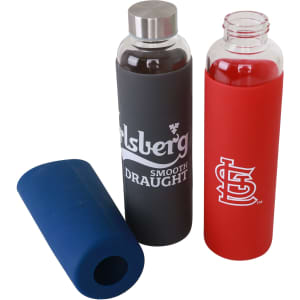 A drink bottle set featuring a grey and a red 550ml glass bottle, each with a stainless steel lid and silicone sleeve.