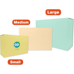 A small yellow foldable magnetic box with a ribbon, alongside medium and large boxes in pastel colours. The small box has a logo.