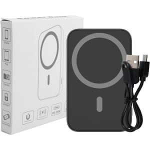 A black 5000mAh magnetic wireless power bank with a USB cable, enclosed in packaging featuring various icons.