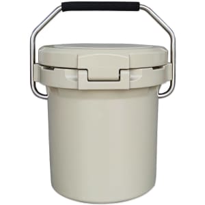 An ice bucket in cream colour with a stainless steel handle and a tight-sealing lid. It has a logo on the surface.