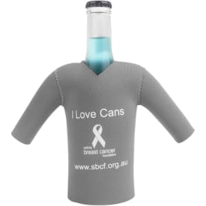 A drink bottle is enclosed in a grey bottle cooler shaped like a cricket jersey, featuring short sleeves and a logo.