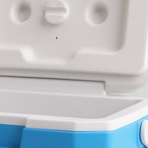 A blue and white 6L cooler box with an open lid, featuring a simple design and a smooth interior.
