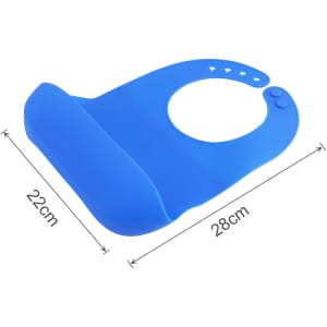 A blue silicone bib with snap closure, featuring a pocket and measuring 28cm by 22cm. It has a branding logo.