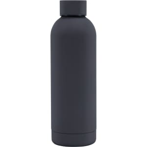 A drink bottle in matte black with a rubber coating and double wall construction. Features a lid and logo.