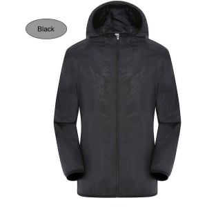 A black unisex jacket made of 100% polyester, featuring a hood and sun protection, with a smooth finish.
