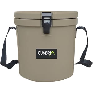 A 12L ice bucket in khaki colour with a handy rope and a logo on the front.