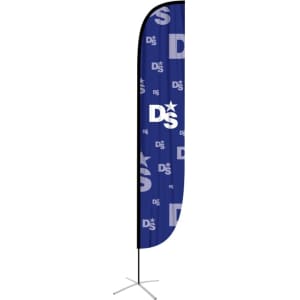 A large blue convex feather banner featuring a logo, measuring 80.5 x 400 cm.