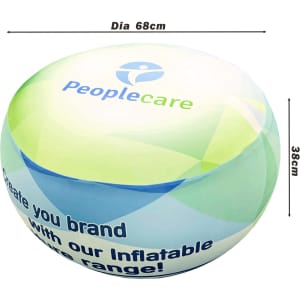 An inflatable ottoman in shades of green and blue with a logo, measuring 68 cm in diameter and 38 cm in height.