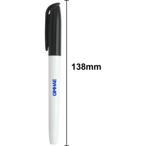 A marker pen with a white barrel and black cap, featuring a logo on the side, measuring 138mm in length.
