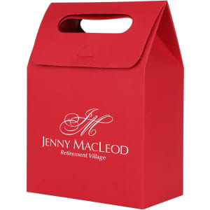 A red die-cut handle bag with a top flap and a logo on the front. It measures 135x200x75mm.