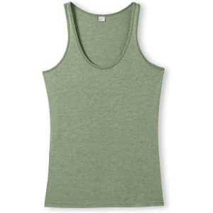 A green women’s singlet with a scoop neckline and a plain design. It features a logo on the tag.