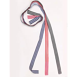 Changeable two-tone apron straps featuring red, black, and navy stripes, with a logo present on the straps.