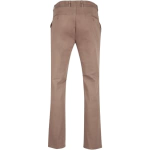 Men's chino pants in a light brown colour, featuring a smooth finish and back pockets. Includes branding on the label.