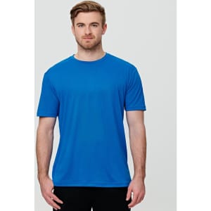 Blue men's short-sleeve performance t-shirt, featuring a relaxed fit and a logo on it.