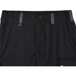 Unisex black utility stretch cargo work shorts featuring pockets and a branded logo. Elastic waistband with belt loops.
