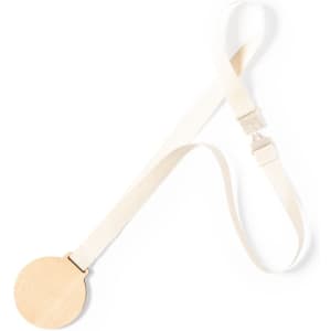 A wooden medal with a circular shape and a white ribbon. The medal has a logo on it.