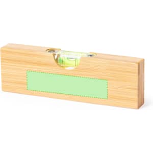 A drink bottle opener in bamboo, featuring a built-in level and a green accent. It includes a logo.